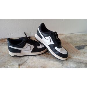 Nike Air Force 1 Low Panda Black White Swoosh boy's size 2.5Y